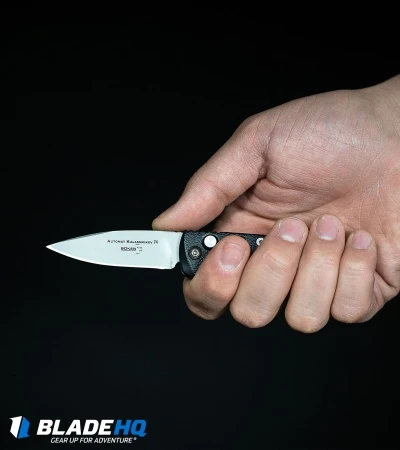 Boker Mini Kalashnikov Automatic Knife Dagger (2.5" Black D2) Boker Mini Kalashnikov Automatic Knife Dagger (2.5" Black D2) -Adventure Knife Shop Boker Mini Kalashnikov Automatic Knife Black Bead Blast 01KALS73 BHQ 10758 kp in hand web 2